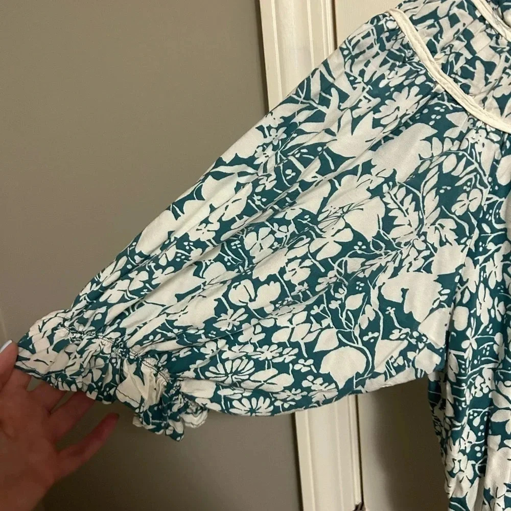 4/$25‎ Cynthia Rowley Floral Balloon Sleeve Smocked Top Small - Picture 4 of 4